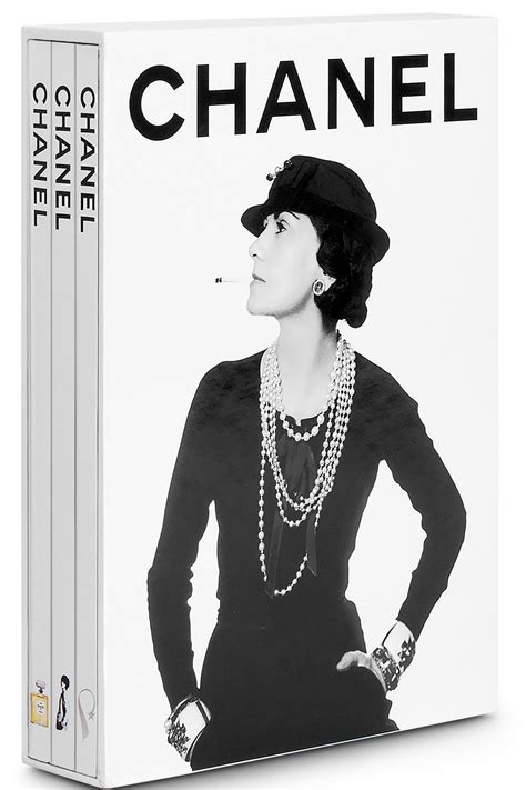 livre mode chanel|Coco Chanel .